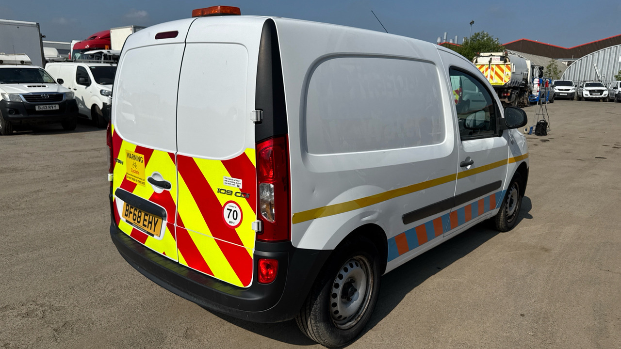 Mercedes-Benz Citan 109 CDI - Fourgon utilitaire: photos 4 Mercedes-Benz Citan 109 CDI - Fourgon utilitaire: photos 4