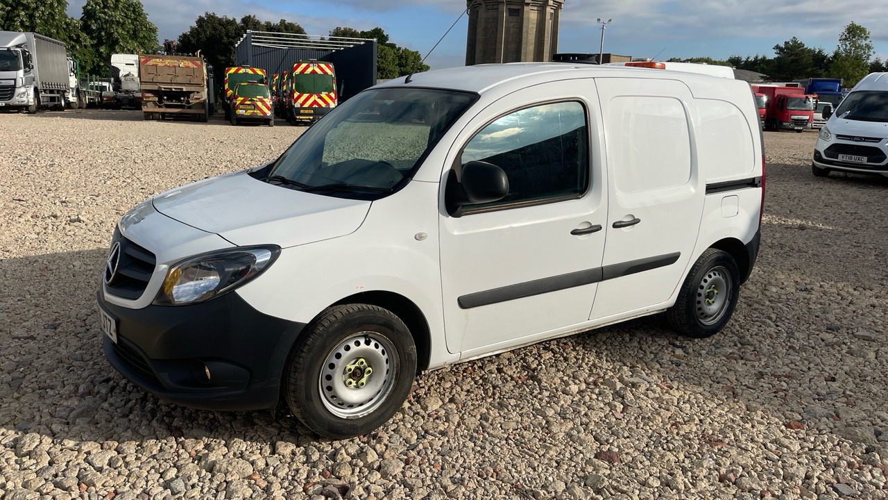 Mercedes-Benz Citan 109 CDI - Fourgon utilitaire: photos 2 Mercedes-Benz Citan 109 CDI - Fourgon utilitaire: photos 2