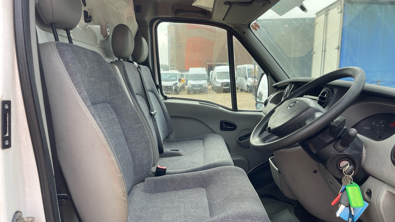 NISSAN INTERSTAR - Fourgon utilitaire: photos 5 NISSAN INTERSTAR - Fourgon utilitaire: photos 5
