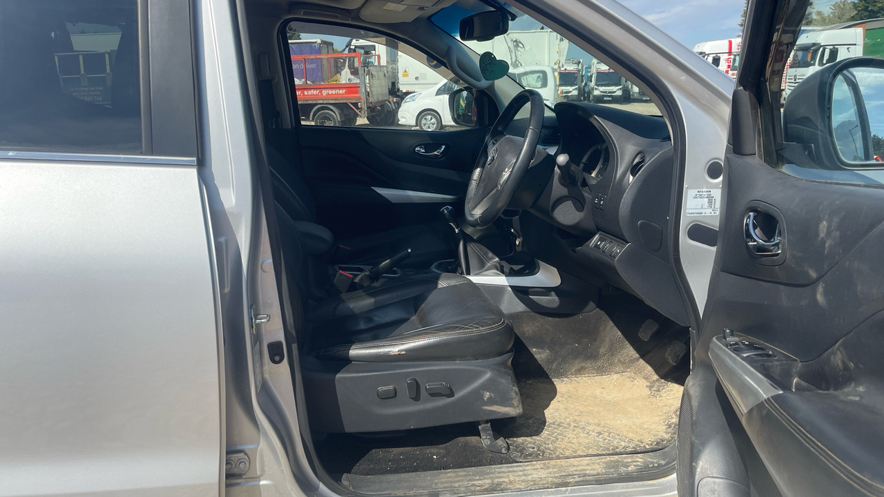 NISSAN NAVARA 2.3 DCI 190PS - Pick-up, Utilitaire double cabine: photos 5 NISSAN NAVARA 2.3 DCI 190PS - Pick-up, Utilitaire double cabine: photos 5