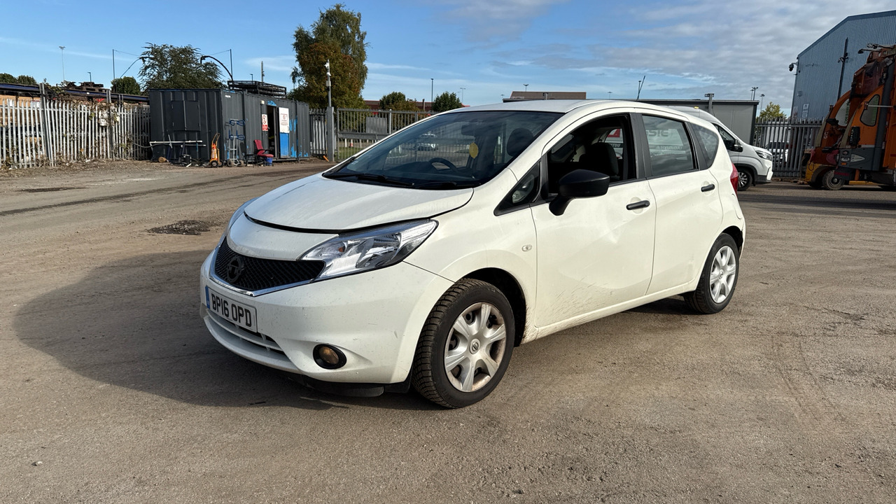 NISSAN NOTE 1.5 dCi Visia - Voiture à hayon: photos 2 NISSAN NOTE 1.5 dCi Visia - Voiture à hayon: photos 2