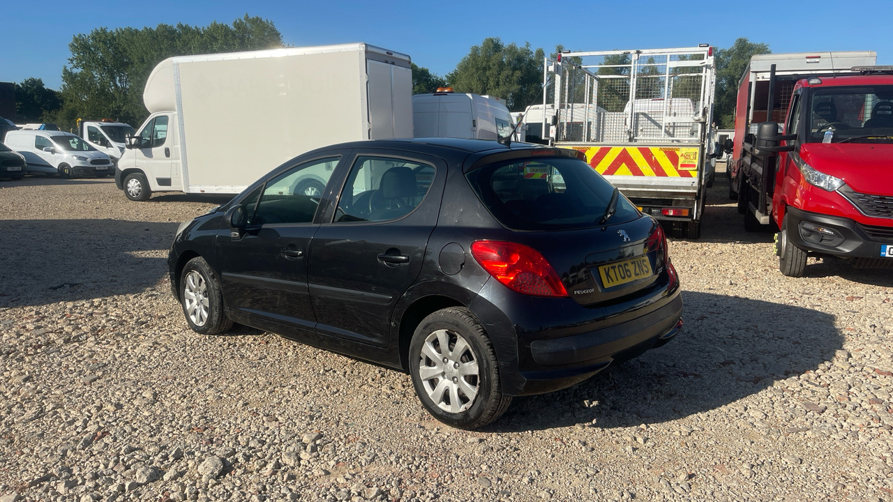 PEUGEOT 207 1.4 16V S - Voiture à hayon: photos 3 PEUGEOT 207 1.4 16V S - Voiture à hayon: photos 3