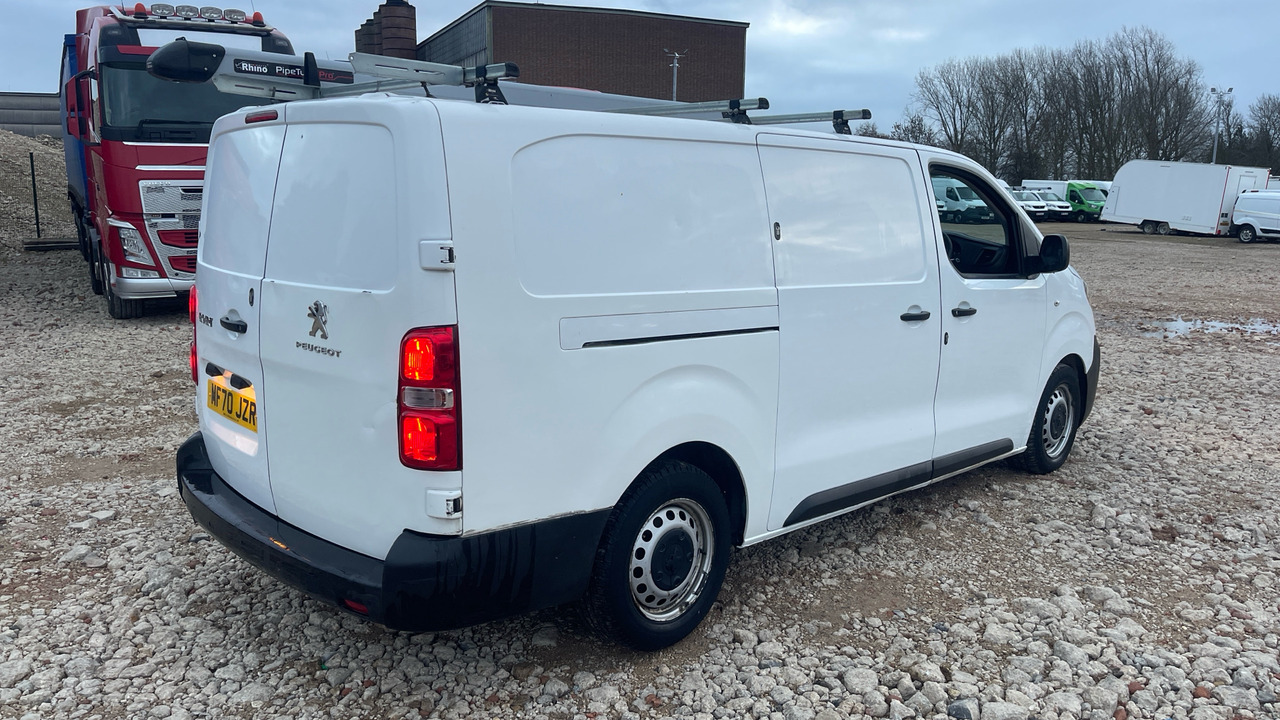 PEUGEOT EXPERT PROFESSIONAL 1.5 BLUEHDI - Fourgon utilitaire: photos 4 PEUGEOT EXPERT PROFESSIONAL 1.5 BLUEHDI - Fourgon utilitaire: photos 4