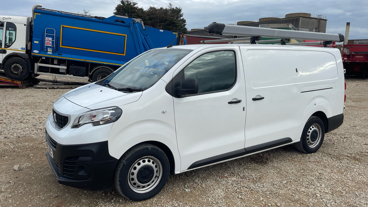 PEUGEOT EXPERT PROFESSIONAL 1200 1.5 BLUE HDI 100PS - Fourgonnette: photos 2 PEUGEOT EXPERT PROFESSIONAL 1200 1.5 BLUE HDI 100PS - Fourgonnette: photos 2