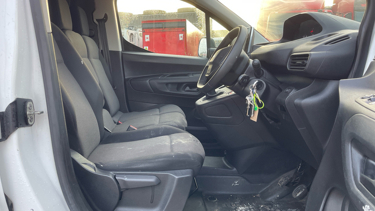 PEUGEOT PARTNER 850 1.5 BlueHDi 100ps Professional - Fourgonnette: photos 5 PEUGEOT PARTNER 850 1.5 BlueHDi 100ps Professional - Fourgonnette: photos 5