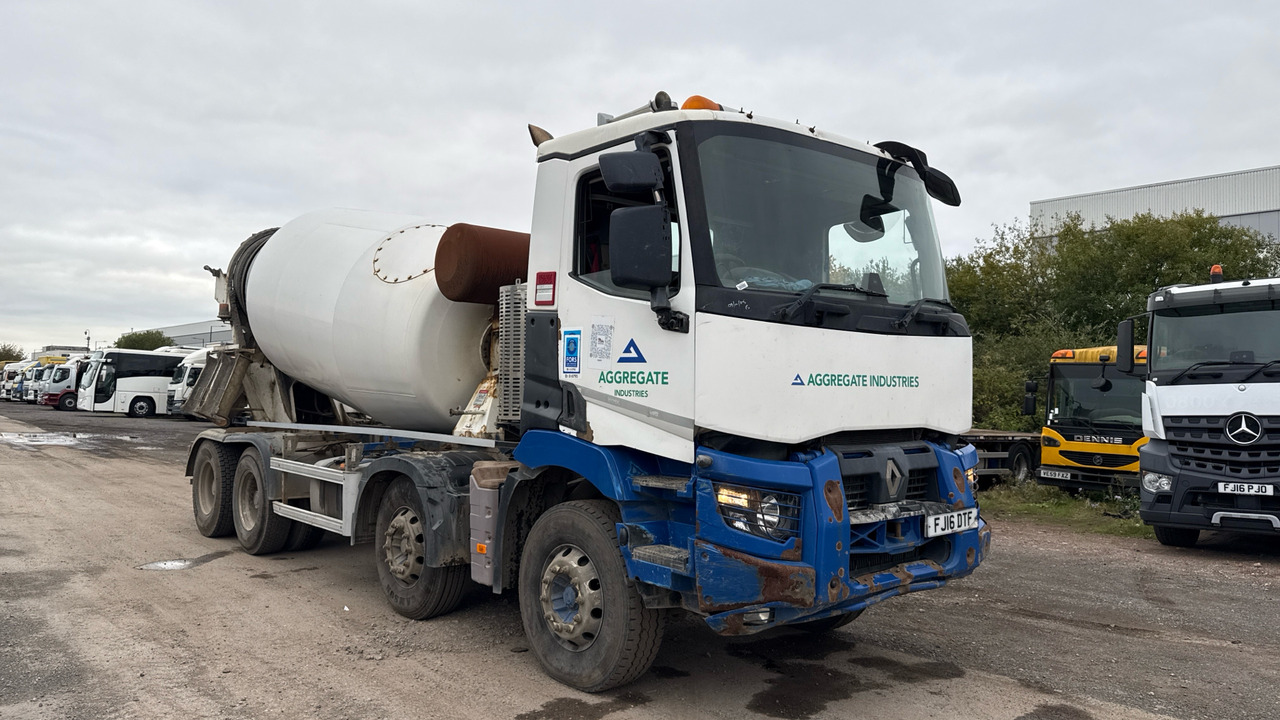 RENAULT C 460 - Camion malaxeur: photos 1 RENAULT C 460 - Camion malaxeur: photos 1