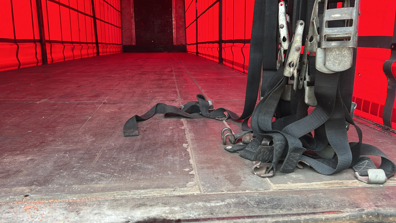 SDC CURTAINSIDE - Remorque: photos 2 SDC CURTAINSIDE - Remorque: photos 2