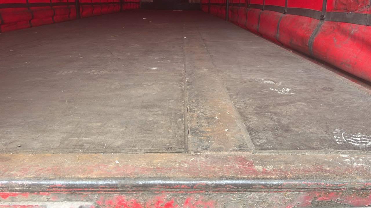 SDC CURTAINSIDE - Remorque: photos 2 SDC CURTAINSIDE - Remorque: photos 2