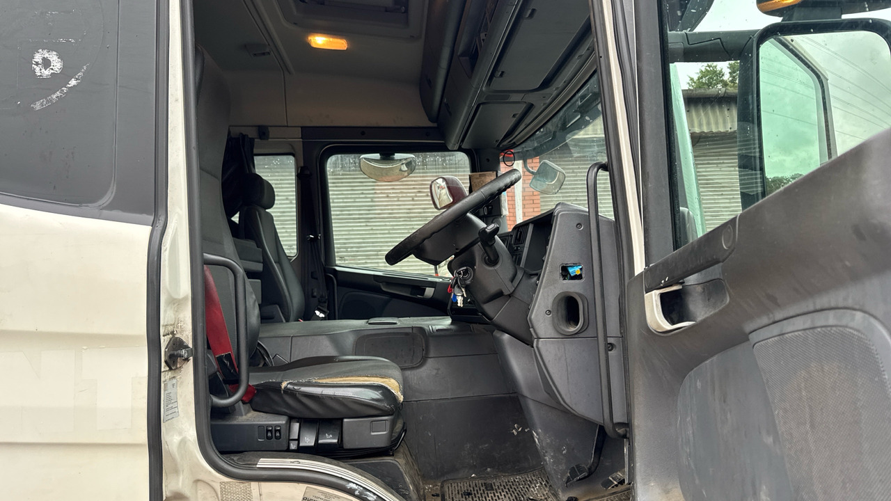 SCANIA P 250 - Camion à rideaux coulissants: photos 5 SCANIA P 250 - Camion à rideaux coulissants: photos 5