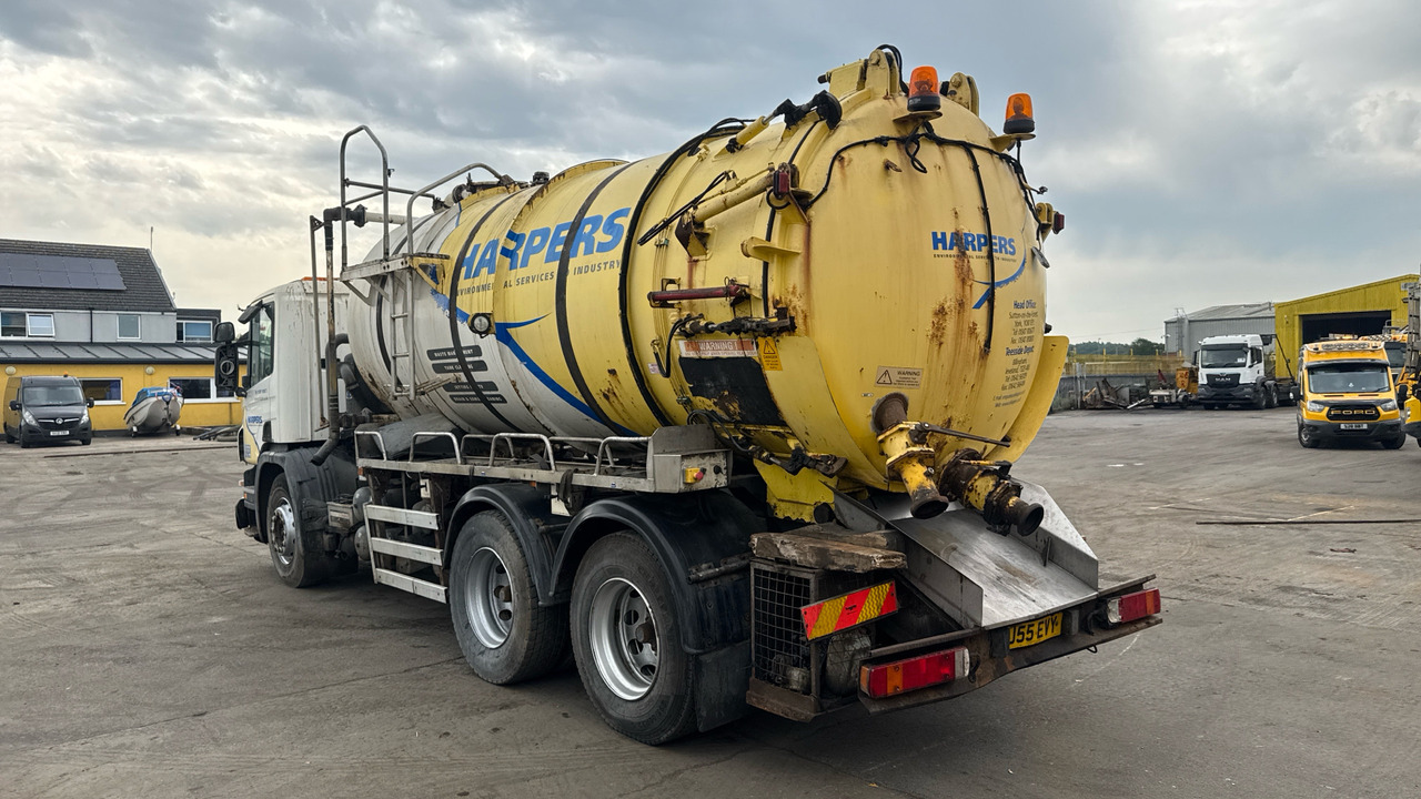 SCANIA P 310 - Camion hydrocureur: photos 3 SCANIA P 310 - Camion hydrocureur: photos 3