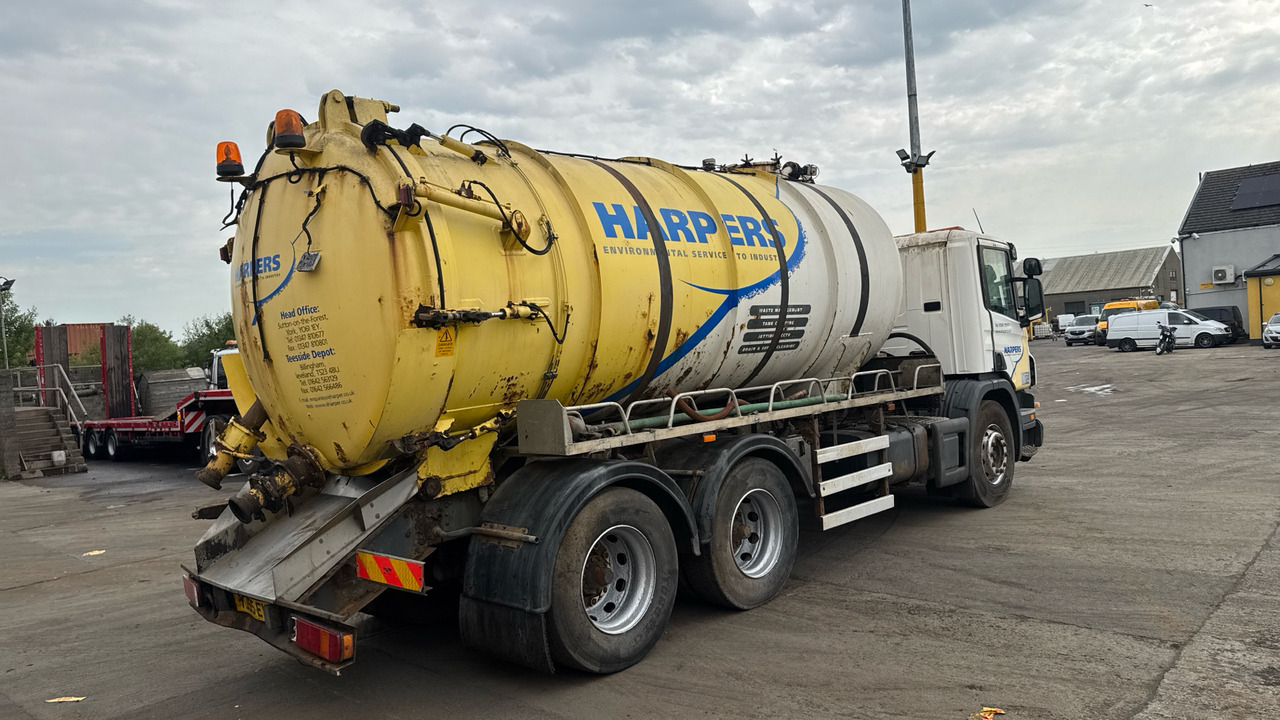 SCANIA P 310 - Camion hydrocureur: photos 4 SCANIA P 310 - Camion hydrocureur: photos 4