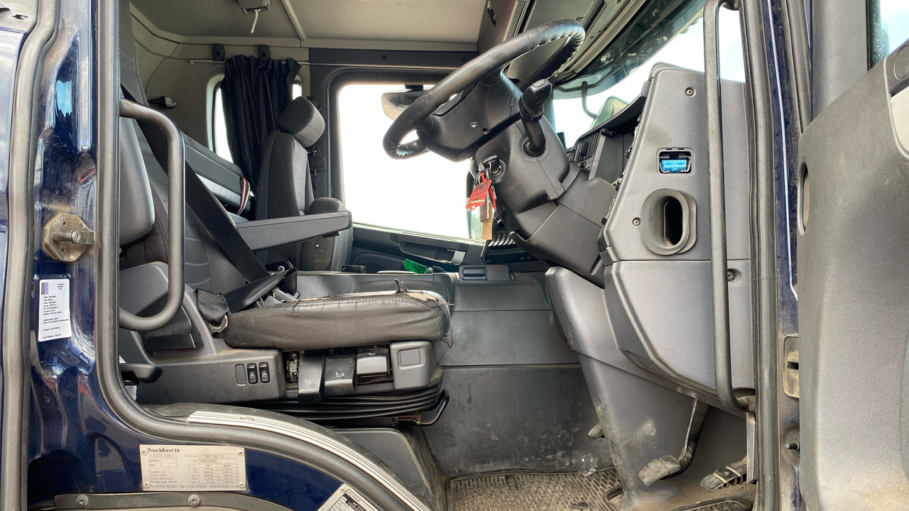 SCANIA P 410 - Camion porte-voitures: photos 5 SCANIA P 410 - Camion porte-voitures: photos 5