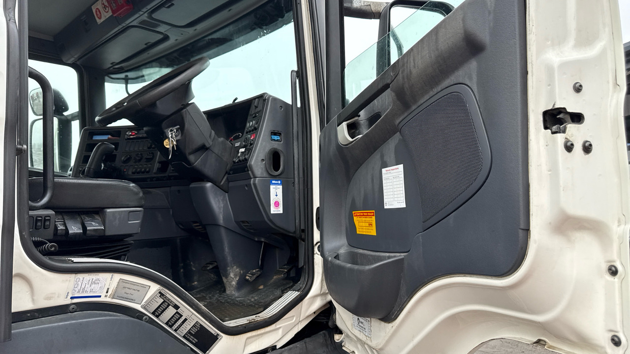SCANIA P 450 - Camion plateau, Camion grue: photos 5 SCANIA P 450 - Camion plateau, Camion grue: photos 5