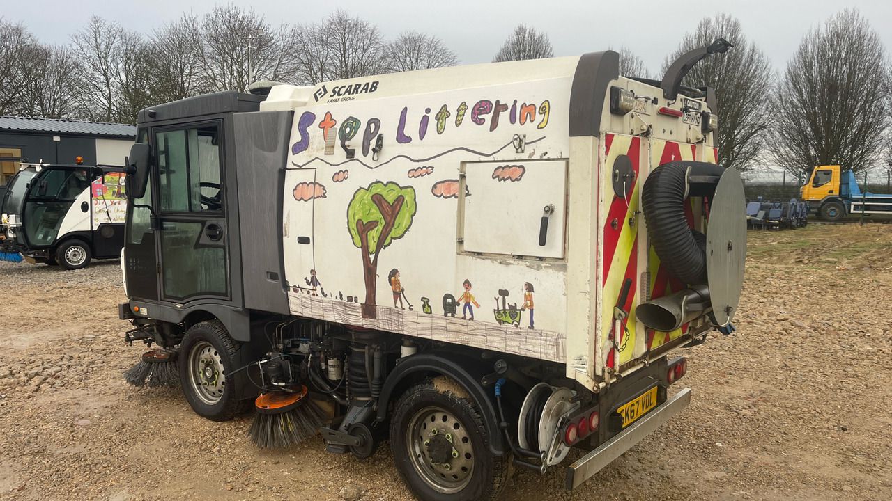 SCARAB M25H - Balayeuse de voirie: photos 3 SCARAB M25H - Balayeuse de voirie: photos 3