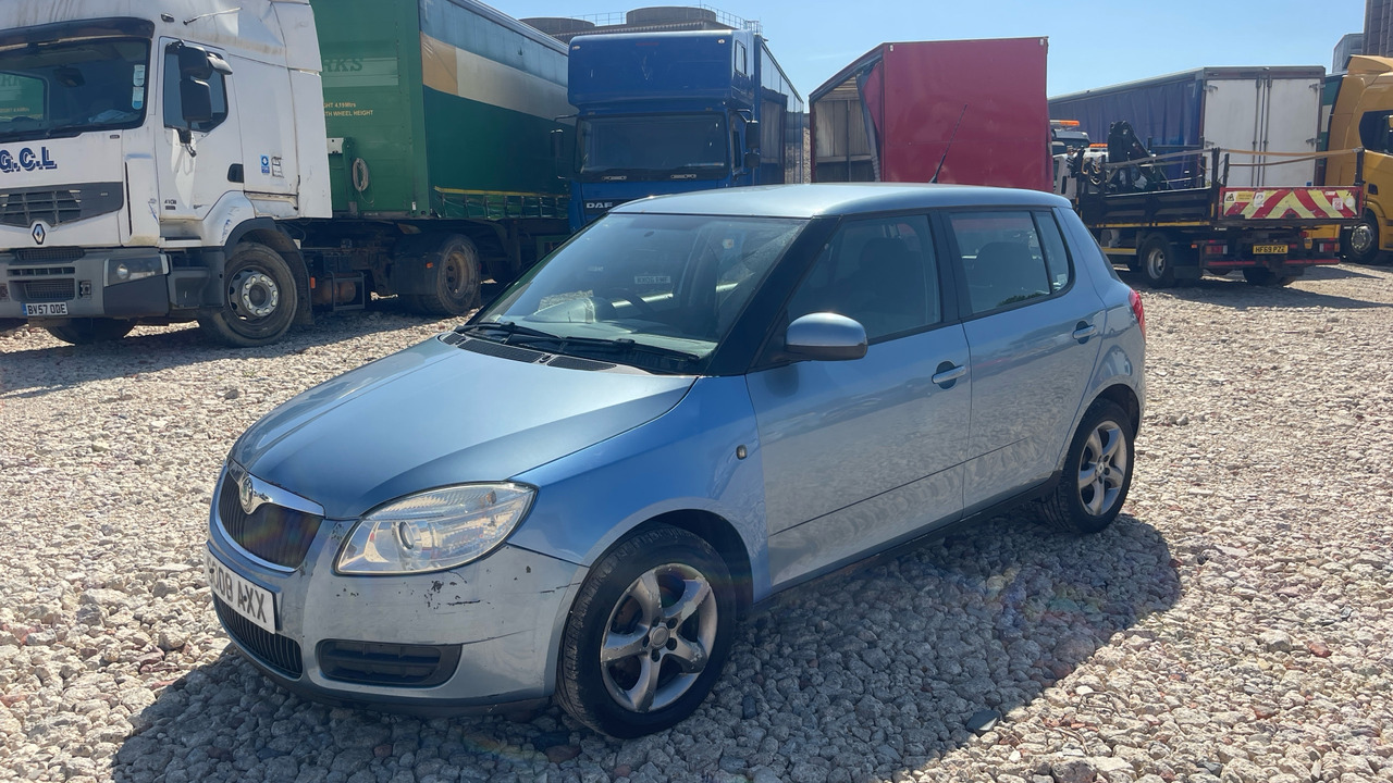 SKODA FABIA 2 1.4 TDI - Voiture à hayon: photos 2 SKODA FABIA 2 1.4 TDI - Voiture à hayon: photos 2