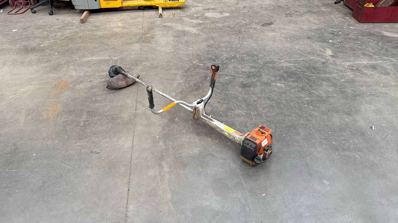 STIHL FS45C STRIMMER - Matériel de chantier: photos 1 STIHL FS45C STRIMMER - Matériel de chantier: photos 1