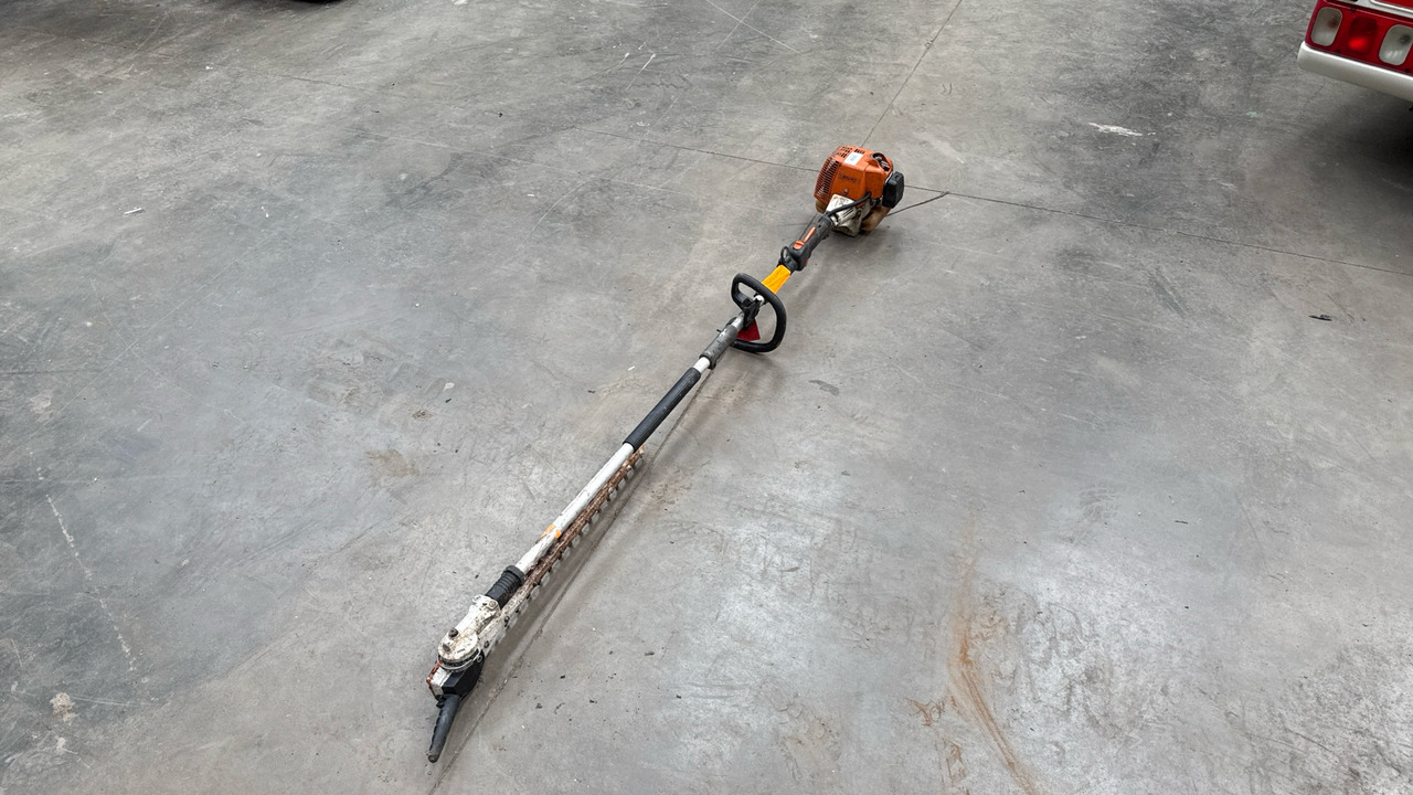 STIHL HEDGE CUTTER - Matériel de chantier: photos 2 STIHL HEDGE CUTTER - Matériel de chantier: photos 2