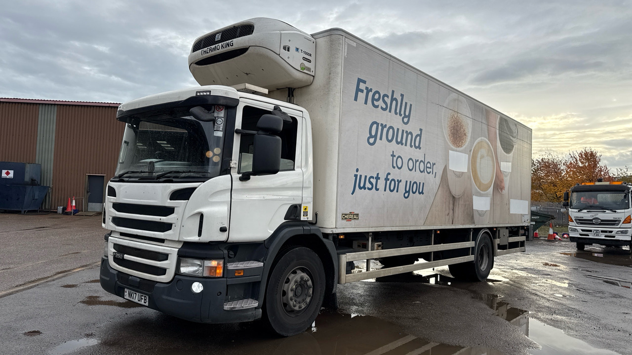 Scania P 250 - Camion frigorifique: photos 2 Scania P 250 - Camion frigorifique: photos 2