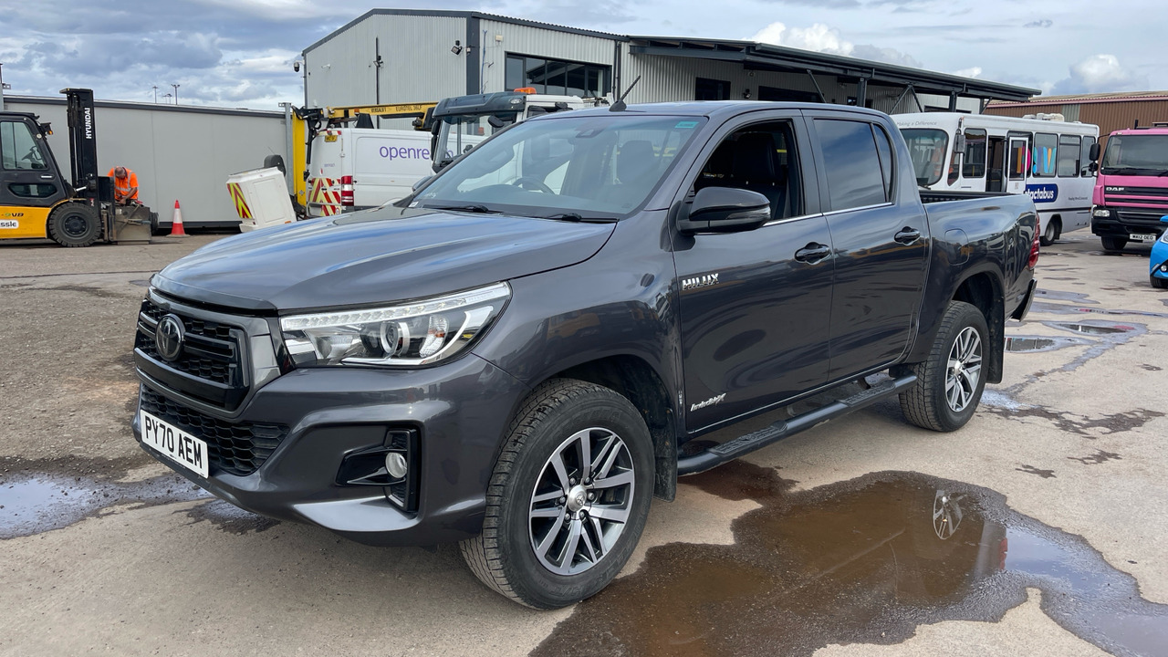 TOYOTA HILUX INVINCIBLE X 2.4 D-4D - Pick-up, Utilitaire double cabine: photos 2 TOYOTA HILUX INVINCIBLE X 2.4 D-4D - Pick-up, Utilitaire double cabine: photos 2