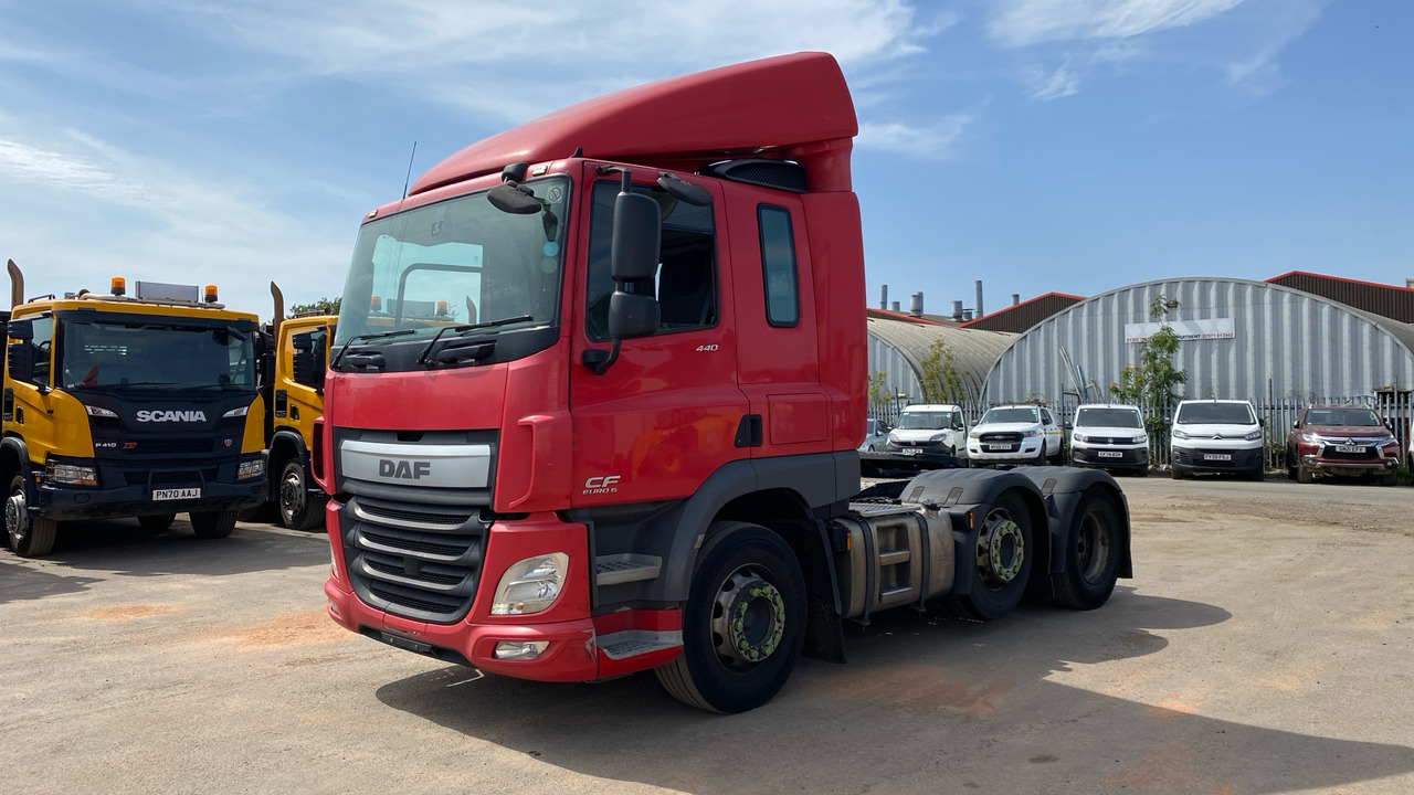 DAF CF 440 - Tracteur routier: photos 2 DAF CF 440 - Tracteur routier: photos 2