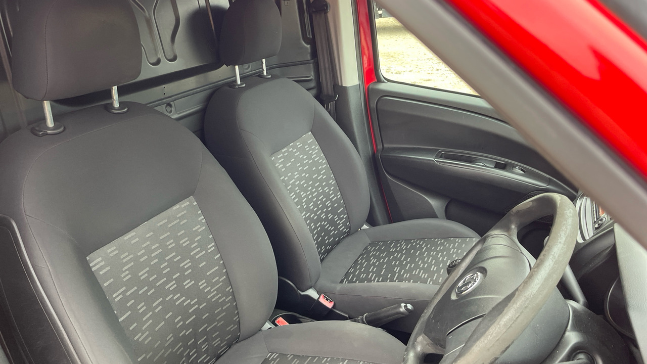 Fourgonnette VAUXHALL COMBO 2000 1.6 CDTI 16V 105ps H1 Van: photos 8