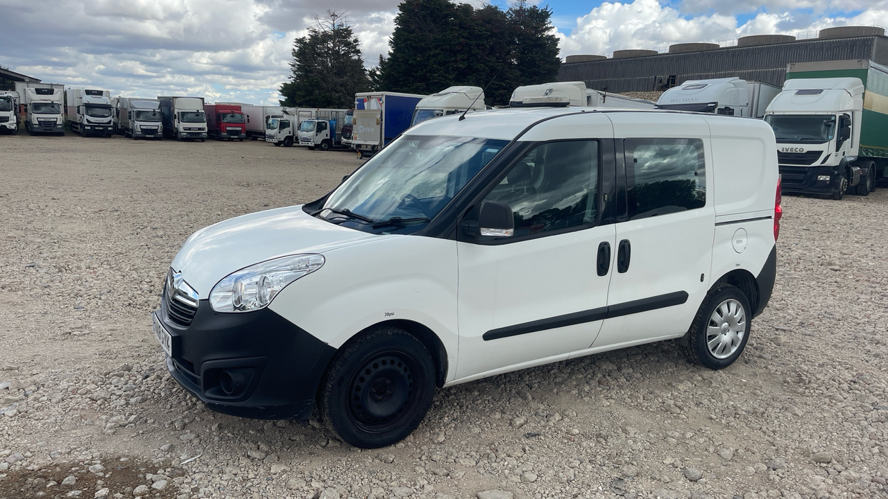 VAUXHALL COMBO 2300 1.3 CDTI 95PS - Fourgonnette: photos 2 VAUXHALL COMBO 2300 1.3 CDTI 95PS - Fourgonnette: photos 2