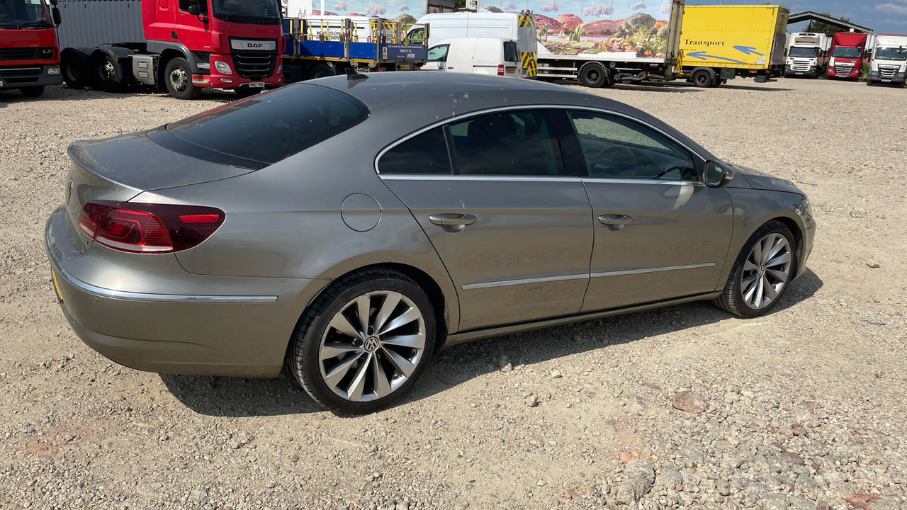 VOLKSWAGEN CC 2.0 TDI - Berline: photos 4 VOLKSWAGEN CC 2.0 TDI - Berline: photos 4