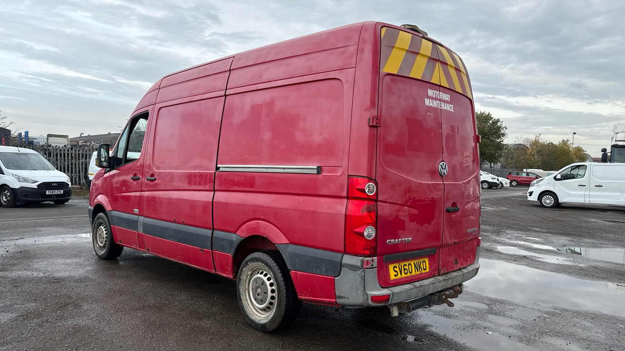 VOLKSWAGEN CRAFTER 35 2.5 BlueTDI 109PS - Fourgon utilitaire: photos 3 VOLKSWAGEN CRAFTER 35 2.5 BlueTDI 109PS - Fourgon utilitaire: photos 3