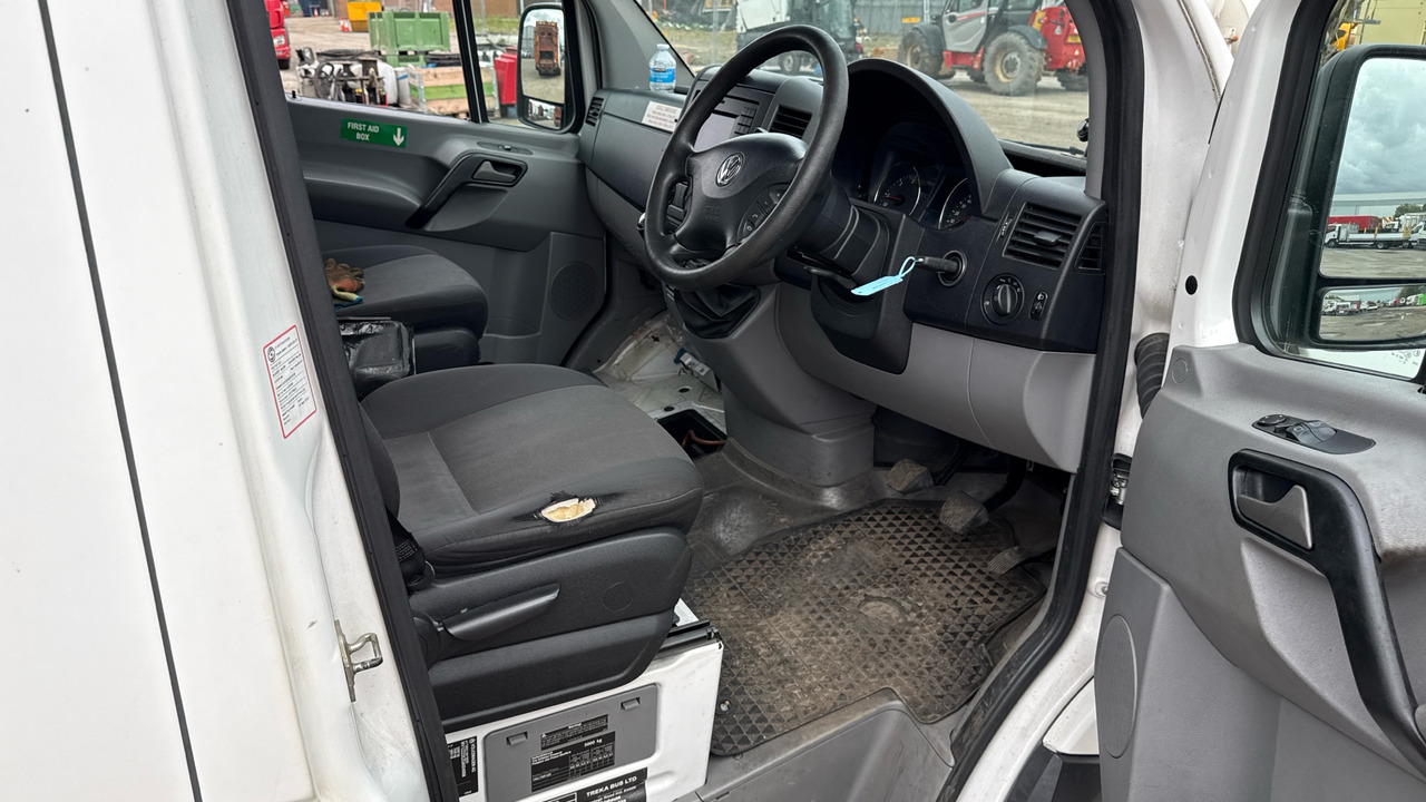 VOLKSWAGEN CRAFTER CR50 TDI - Minibus, Transport de personnes: photos 5 VOLKSWAGEN CRAFTER CR50 TDI - Minibus, Transport de personnes: photos 5