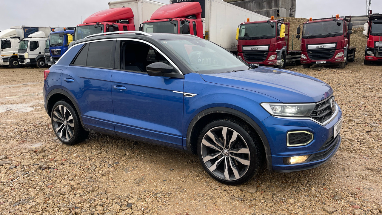 VOLKSWAGEN T-ROC 1.5 TSI - Voiture à hayon: photos 1 VOLKSWAGEN T-ROC 1.5 TSI - Voiture à hayon: photos 1