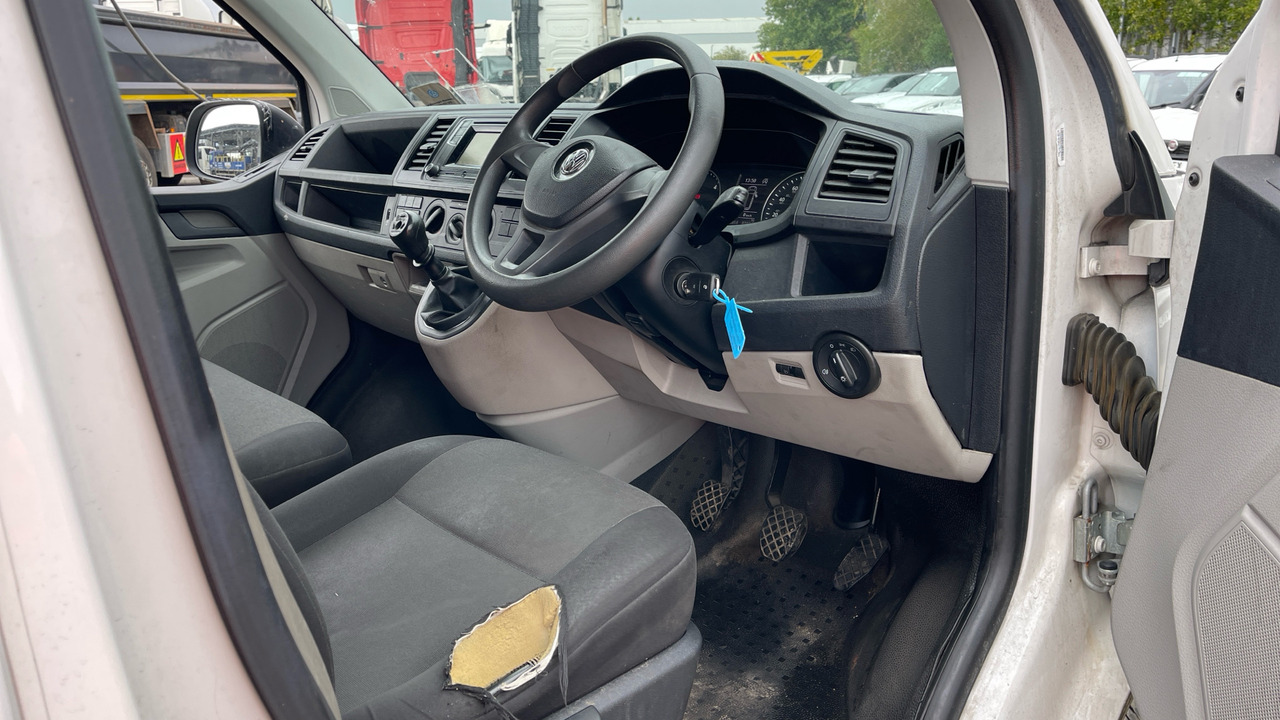 VOLKSWAGEN TRANSPORTER T28 2.0 TDI BMT 102PS S-LINE - Fourgonnette: photos 5 VOLKSWAGEN TRANSPORTER T28 2.0 TDI BMT 102PS S-LINE - Fourgonnette: photos 5
