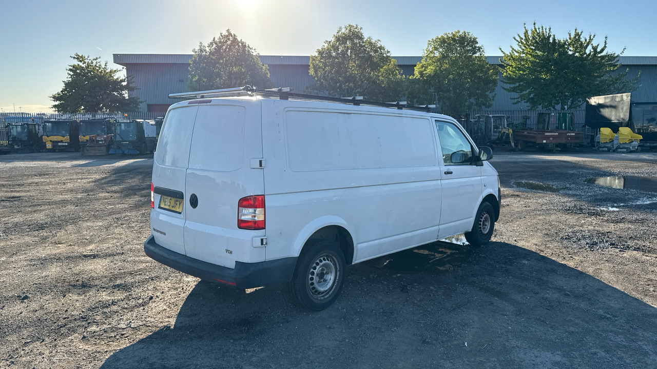 VOLKSWAGEN TRANSPORTER T30 2.0 TDI 102PS - Fourgonnette: photos 4 VOLKSWAGEN TRANSPORTER T30 2.0 TDI 102PS - Fourgonnette: photos 4