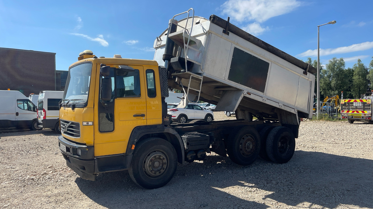 VOLVO FL 6E - Camion benne: photos 2 VOLVO FL 6E - Camion benne: photos 2