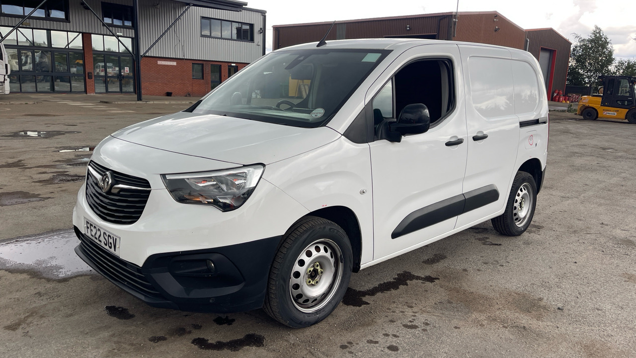 Vauxhall Combo Cargo 2300 1.5 TURBO D 100PS - Fourgonnette: photos 2 Vauxhall Combo Cargo 2300 1.5 TURBO D 100PS - Fourgonnette: photos 2