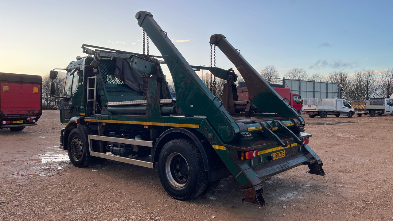 Volvo FL 250 - Camion multibenne: photos 3 Volvo FL 250 - Camion multibenne: photos 3