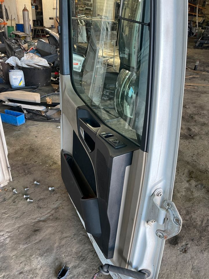 Actros MP4 Fahrertür, Tür Links Weiß Spiegel Innenverkleidung - Portière et pièces pour Camion: photos 5 Actros MP4 Fahrertür, Tür Links Weiß Spiegel Innenverkleidung - Portière et pièces pour Camion: photos 5