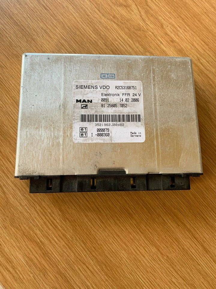 ELEKTRONIK FFR SIEMENS VDO Steuergerät MAN Nr. 81258057052 - Bloc de gestion pour Camion: photos 1 ELEKTRONIK FFR SIEMENS VDO Steuergerät MAN Nr. 81258057052 - Bloc de gestion pour Camion: photos 1
