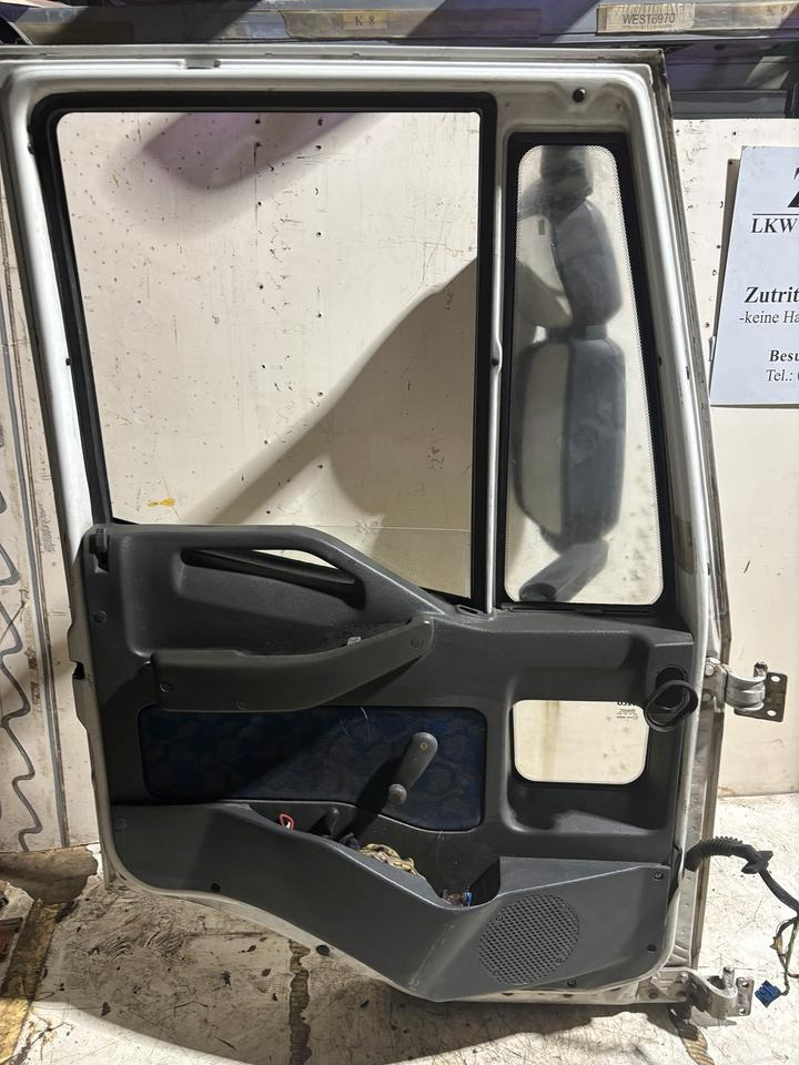 IVECO Euro Cargo Fahrertür, weiß,Spiegel&Verkleidung LN 19 - Portière et pièces pour Camion: photos 3 IVECO Euro Cargo Fahrertür, weiß,Spiegel&Verkleidung LN 19 - Portière et pièces pour Camion: photos 3