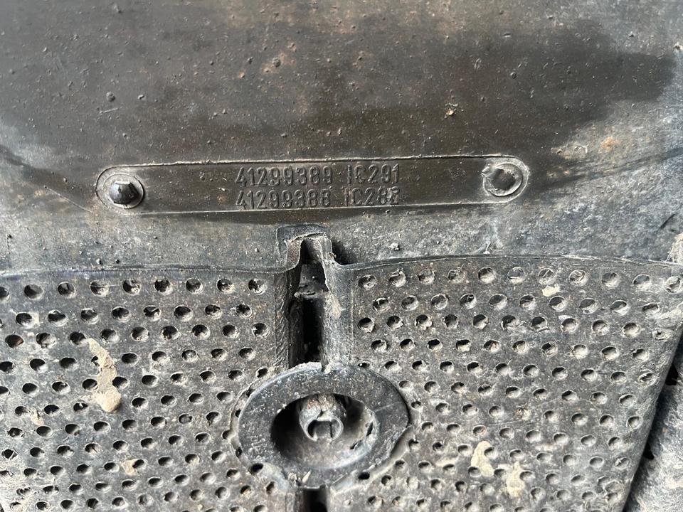 IVECO Stralis 450 Kotflügel vorne links 41299389 / 41299388 - Aile pour Camion: photos 2 IVECO Stralis 450 Kotflügel vorne links 41299389 / 41299388 - Aile pour Camion: photos 2