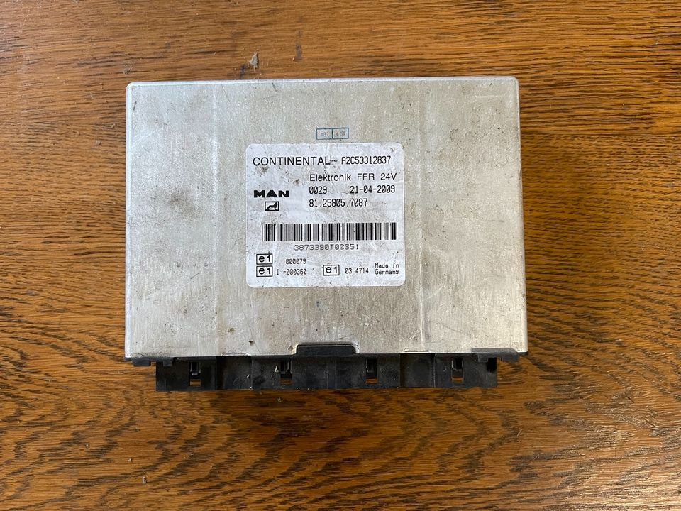 MAN CONTINENTAL VDO Elektronik FFR Steuergerät Nr 81.25805.7087 - Bloc de gestion pour Camion: photos 1 MAN CONTINENTAL VDO Elektronik FFR Steuergerät Nr 81.25805.7087 - Bloc de gestion pour Camion: photos 1