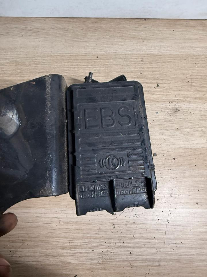 MAN KNORR-BREMSE EBS Ventil K050211 81.52106-6067 - Valve pour Camion: photos 4 MAN KNORR-BREMSE EBS Ventil K050211 81.52106-6067 - Valve pour Camion: photos 4