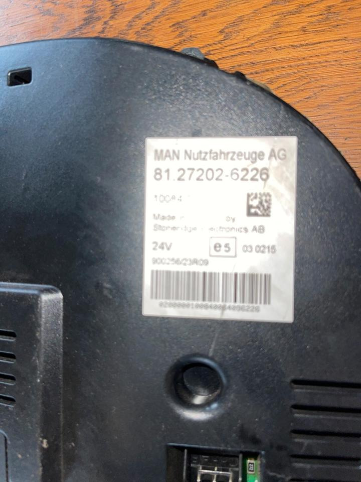 MAN Kombiinstrument Tacho 81272026226 - Panel de instrumentos pour Camion: photos 2 MAN Kombiinstrument Tacho 81272026226 - Panel de instrumentos pour Camion: photos 2