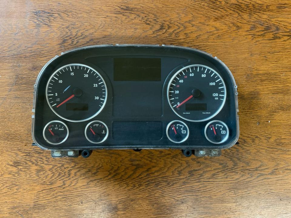MAN Kombiinstrument Tacho 81272026226 - Panel de instrumentos pour Camion: photos 1 MAN Kombiinstrument Tacho 81272026226 - Panel de instrumentos pour Camion: photos 1