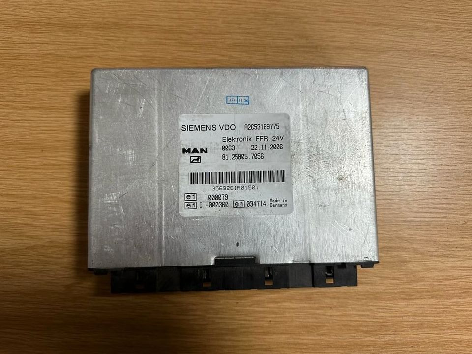 MAN SIEMENS VDO ELEKTRONIK FFR Steuergerät 81.25805.7056 - Bloc de gestion pour Camion: photos 1 MAN SIEMENS VDO ELEKTRONIK FFR Steuergerät 81.25805.7056 - Bloc de gestion pour Camion: photos 1