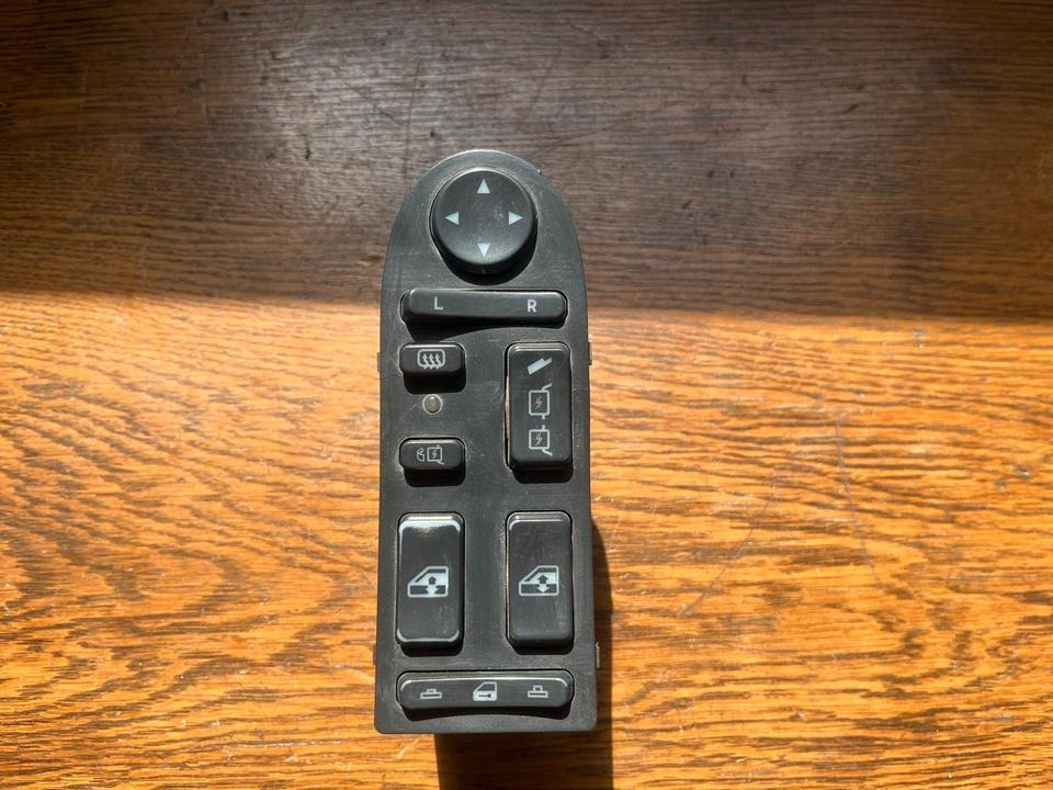 MAN Schalterleiste Fensterheber Schalter 81258067074 - Fenêtre et pièces pour Camion: photos 1 MAN Schalterleiste Fensterheber Schalter 81258067074 - Fenêtre et pièces pour Camion: photos 1