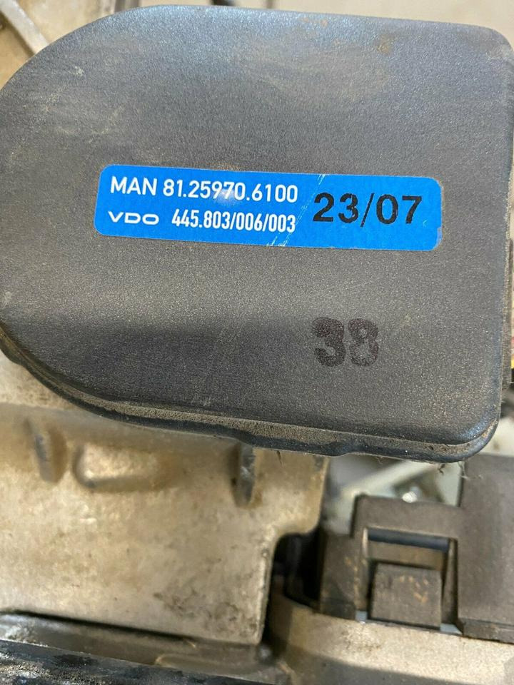 MAN TGA TGX Fußbremsventil Bremsventil 81.25970.6100 - Valve de frein pour Camion: photos 4 MAN TGA TGX Fußbremsventil Bremsventil 81.25970.6100 - Valve de frein pour Camion: photos 4