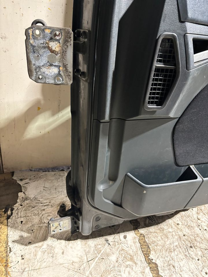 MAN TGL Beifahrertür,grau,Spiegel&Innenverkleidung LN 25 - Portière et pièces pour Camion: photos 4 MAN TGL Beifahrertür,grau,Spiegel&Innenverkleidung LN 25 - Portière et pièces pour Camion: photos 4
