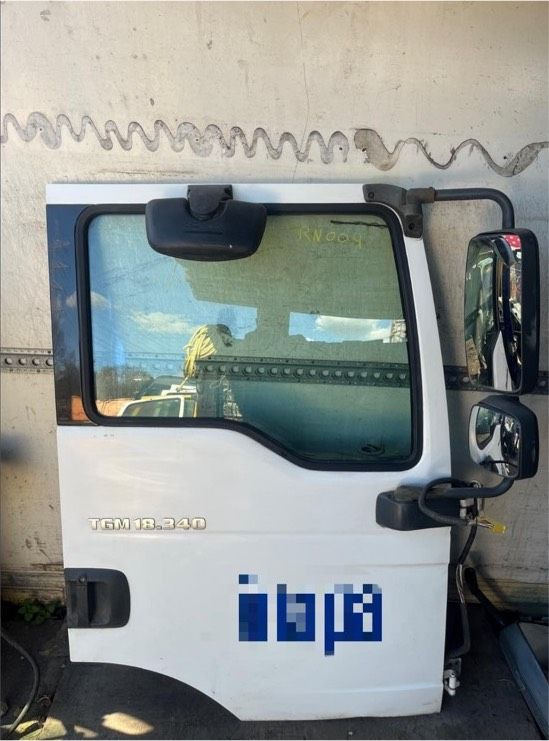 MAN TGM 18.340 Beifahrertür Tür rechts weiß mit Spiegel RN004 - Portière et pièces pour Camion: photos 1 MAN TGM 18.340 Beifahrertür Tür rechts weiß mit Spiegel RN004 - Portière et pièces pour Camion: photos 1
