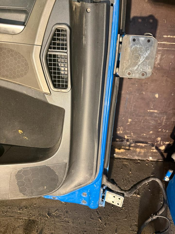 MAN TGS EU5 Fahrertür Blau Spiegel Innenverkleidung LN 55 - Portière et pièces pour Camion: photos 3 MAN TGS EU5 Fahrertür Blau Spiegel Innenverkleidung LN 55 - Portière et pièces pour Camion: photos 3