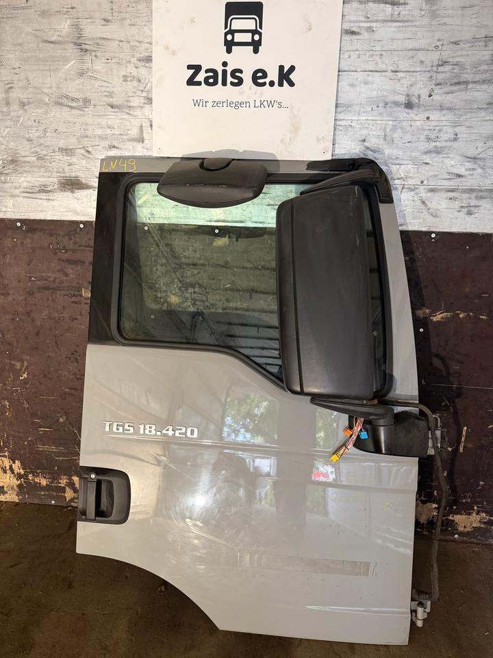 MAN TGS EU6 Beifahrertür Grau Spiegel Innenverkleidung LN 49 - Portière et pièces pour Camion: photos 1 MAN TGS EU6 Beifahrertür Grau Spiegel Innenverkleidung LN 49 - Portière et pièces pour Camion: photos 1